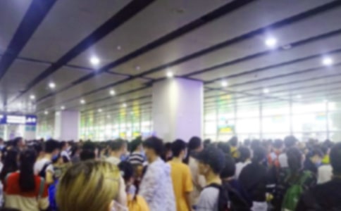 春运高峰期的句子