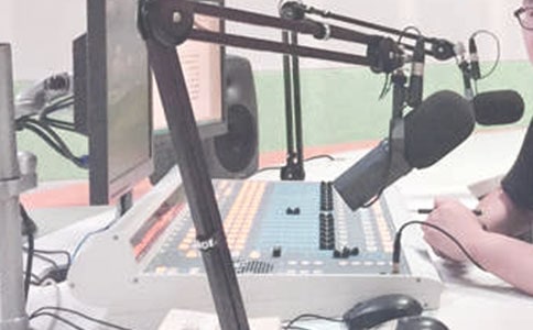 情感电台广播稿(集锦15篇)