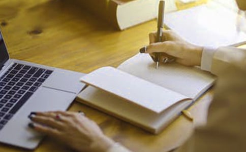 《凿壁偷光》读后感