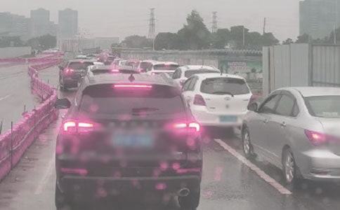 ����Ȧ���³��ľ���