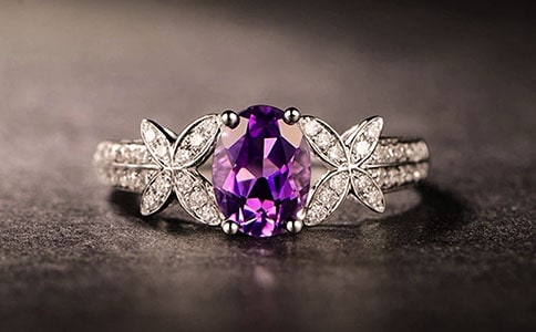 关于戒指的唯美句子