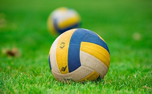 《排球正面双手垫球》教学反思范文