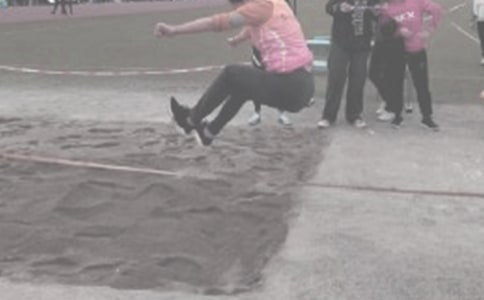 跳远加油稿(15篇)