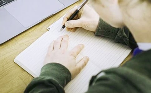 ��д��Ϣ¥�ľ���