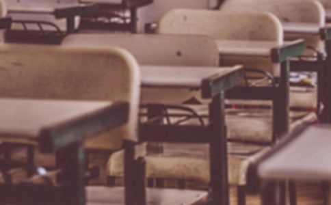 ѧУ��չ���������»�ܽ�