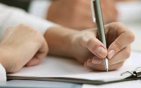 【热门】写小学的作文300字合集7篇